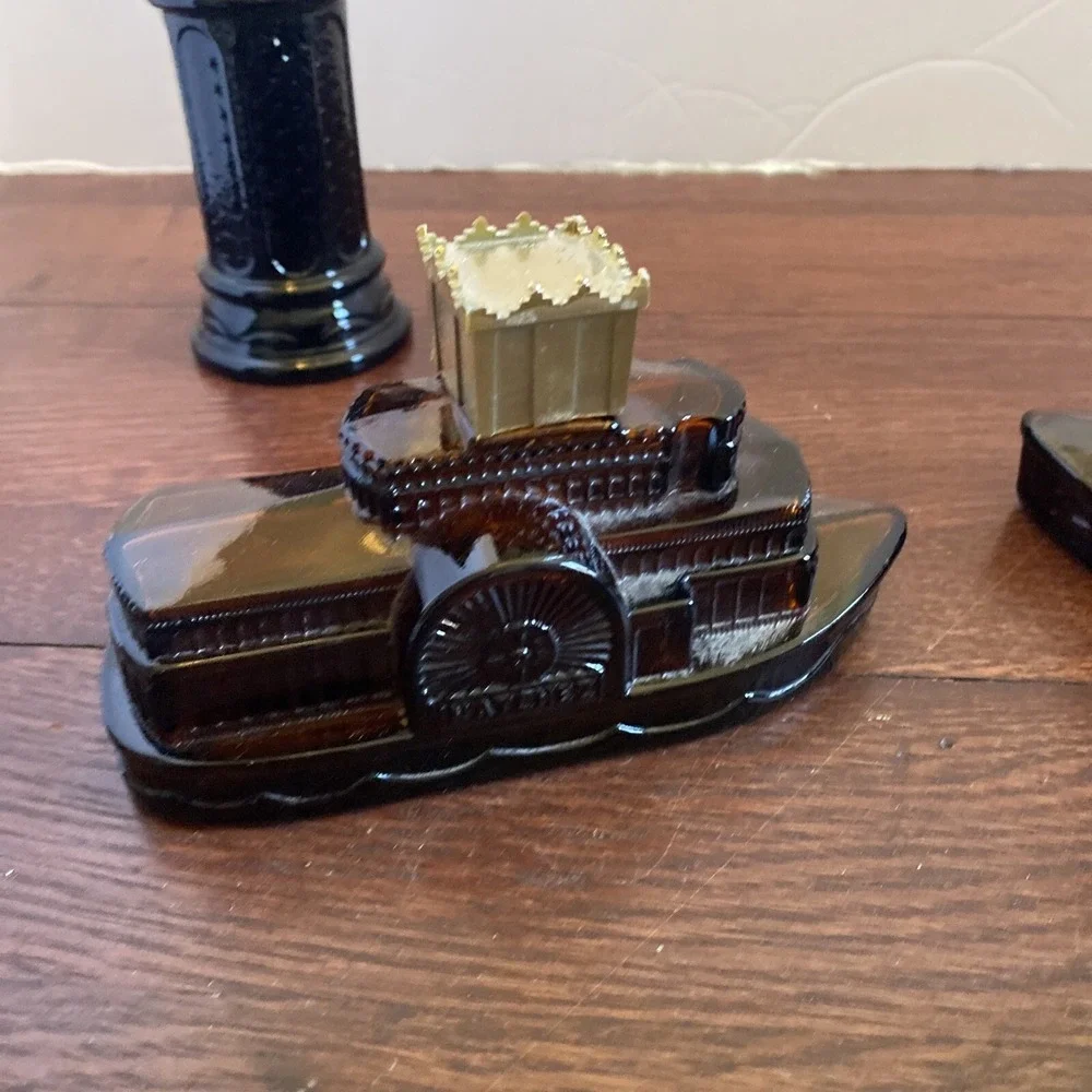 Vintage Avon cologne bottles, Lot Of 4, ‎ Water pump, 2 Steamboats, Stagecoach